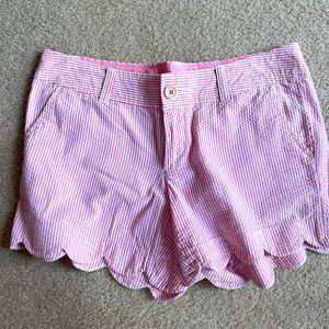 Lilly Pulitzer Pink Seersucker scalloped shorts size 4